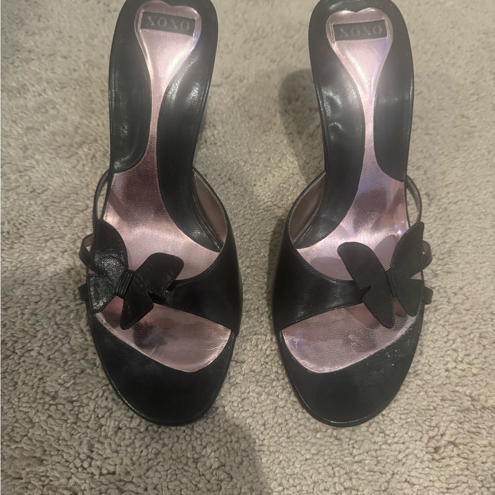 XOXO Black Leather Slides Size 6.5M 3” Heels with Buttetfly motif